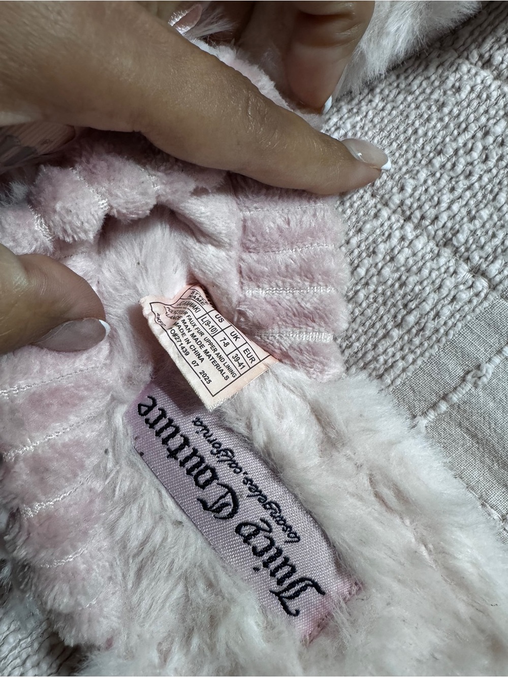 Juicy Couture Blush Pink Faux-Fur Bow Slide Slippers - Picture 4 of 5